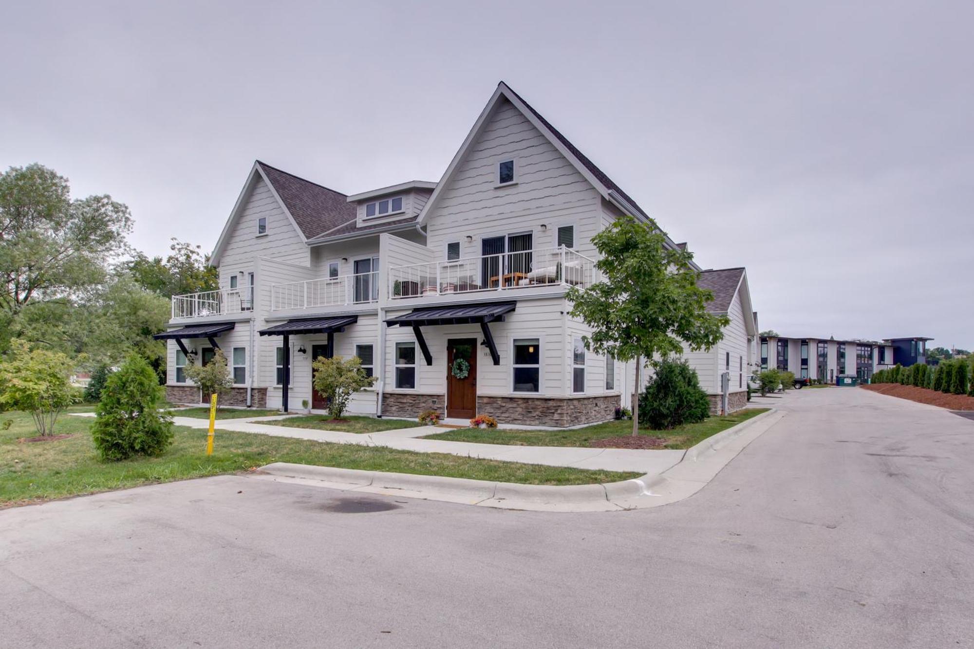 Riverfront Sheboygan Townhome With Grill! Εξωτερικό φωτογραφία